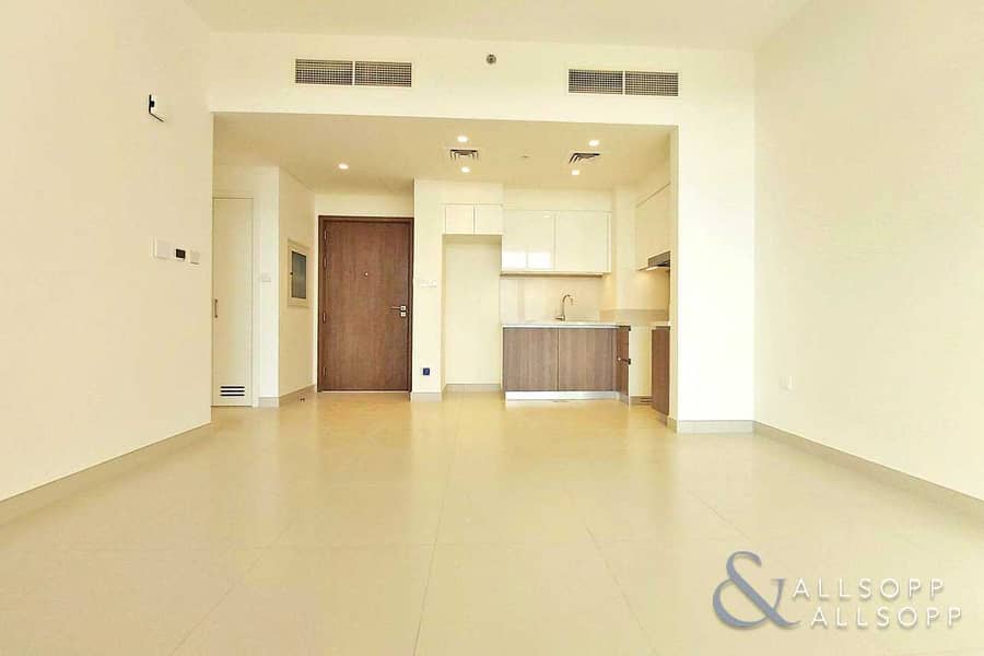 5 South Facing | 1 Bed | Modern | Available