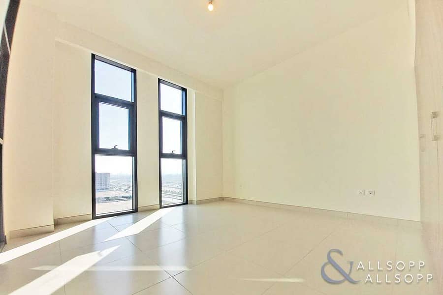 7 South Facing | 1 Bed | Modern | Available