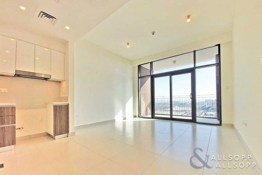 13 South Facing | 1 Bed | Modern | Available