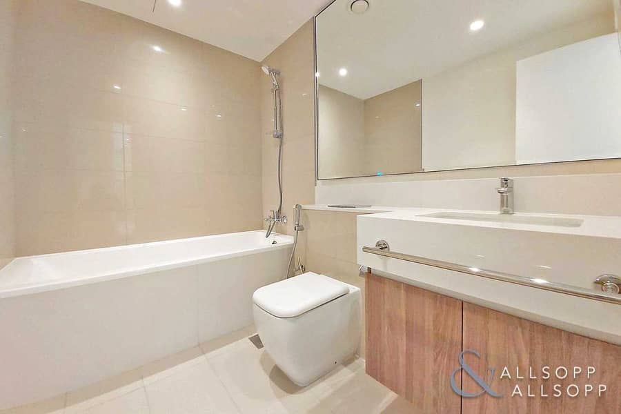 14 South Facing | 1 Bed | Modern | Available
