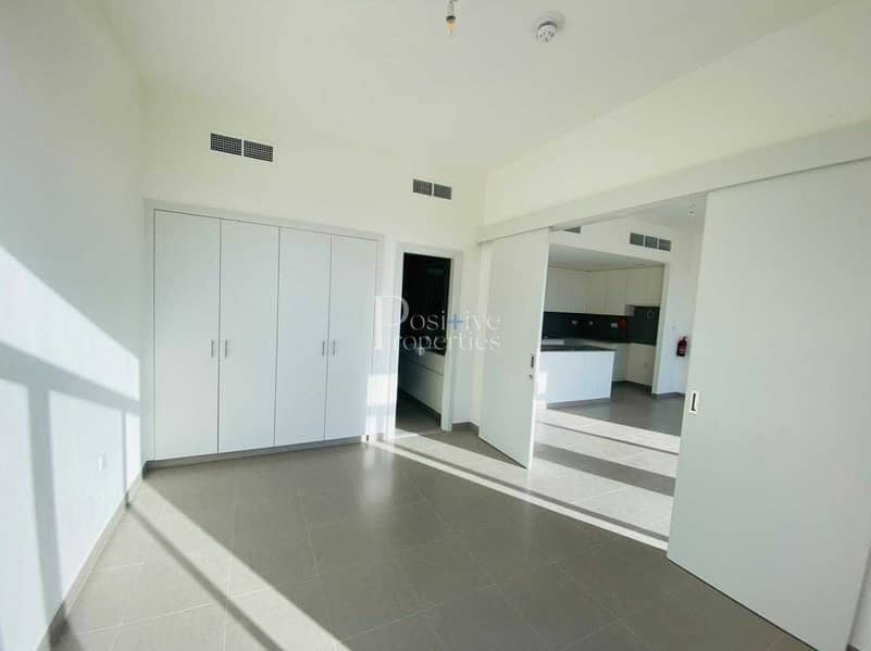 4 AMAZING END UNIT | NEXT TO POOL AND PARK |