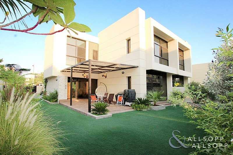 Upgraded | Four Bedrooms | Close To Pool