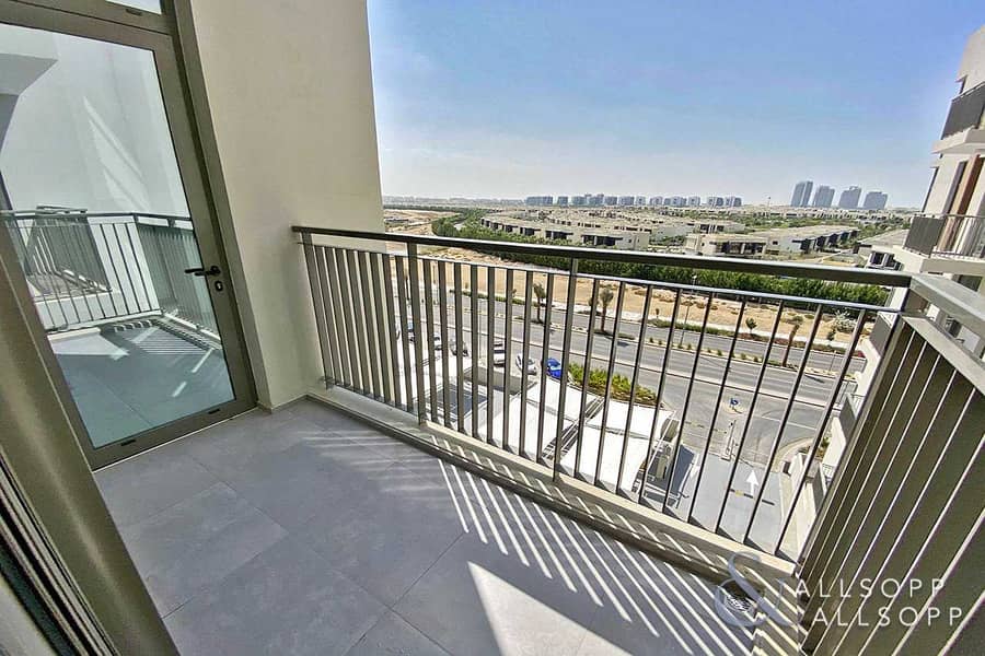 8 Modern 1 Bedroom | High Ceilings | Balcony