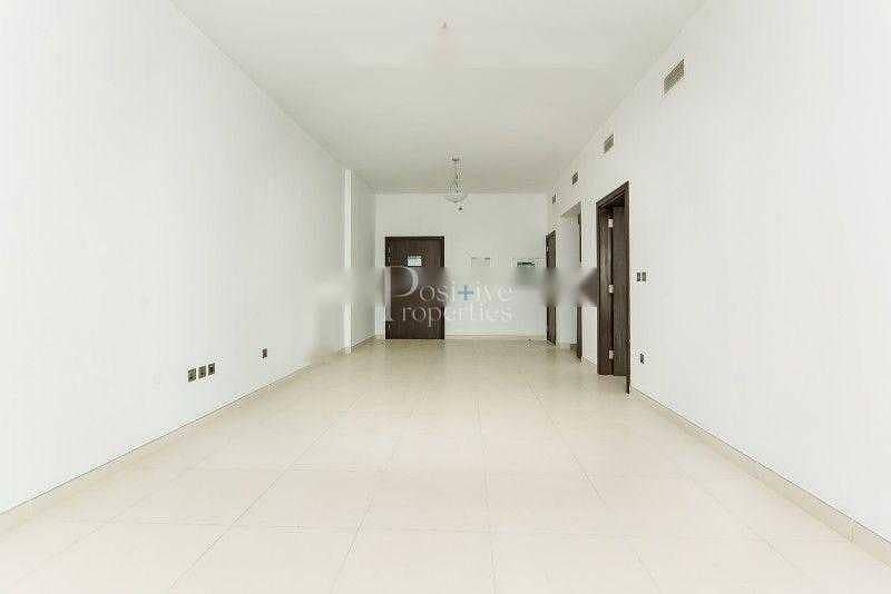 Massive Balcony | Full Burj Al Arab View | Massive Balcony | Full Burj Al Arab View |