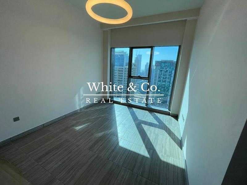MODERN | OPTION TO FURNISH | LAKE VIEW MODERN | OPTION TO FURNISH | LAKE VIEW