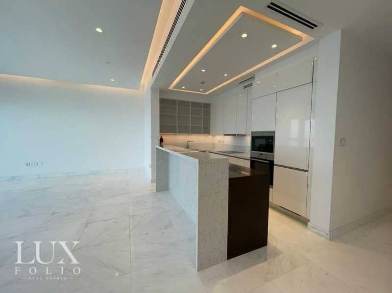 8 3 Bed Corner Unit | Private Beach| High Floor