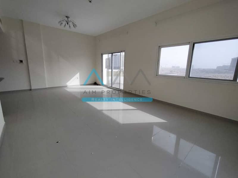 2 Grand & Bright 1100SQFT 1BHK With 3 Balconies Opposite To IMG World