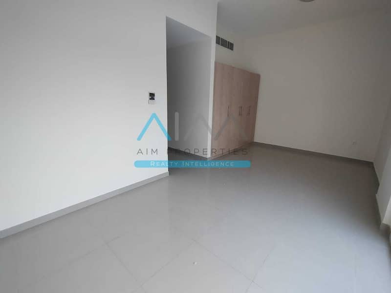 5 Grand & Bright 1100SQFT 1BHK With 3 Balconies Opposite To IMG World