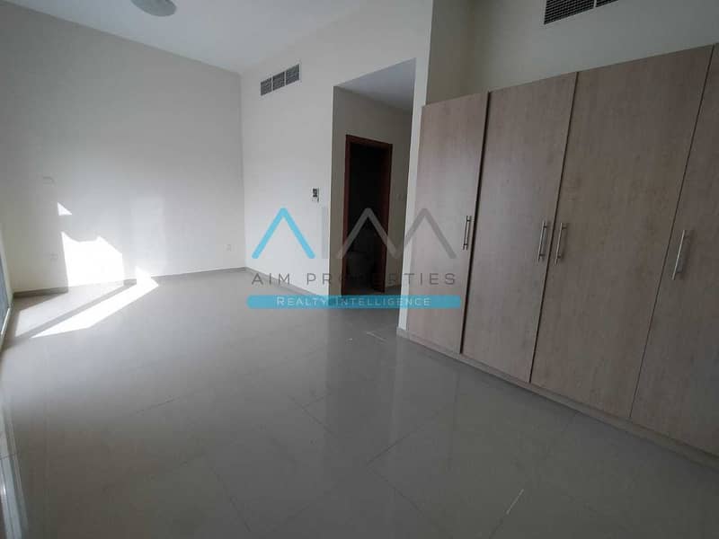 6 Grand & Bright 1100SQFT 1BHK With 3 Balconies Opposite To IMG World
