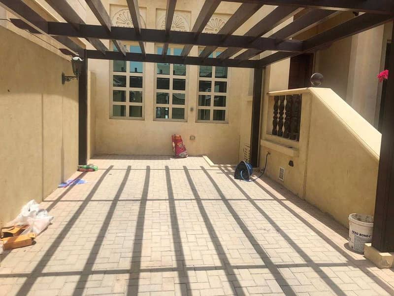 12 Emarati Style 5 Bed villa Private Garden