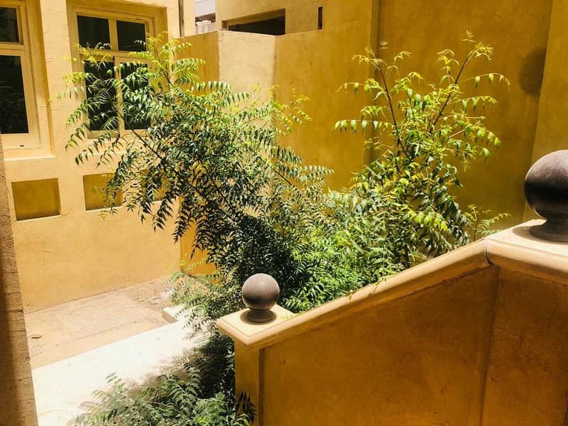20 Emarati Style 5 Bed villa Private Garden