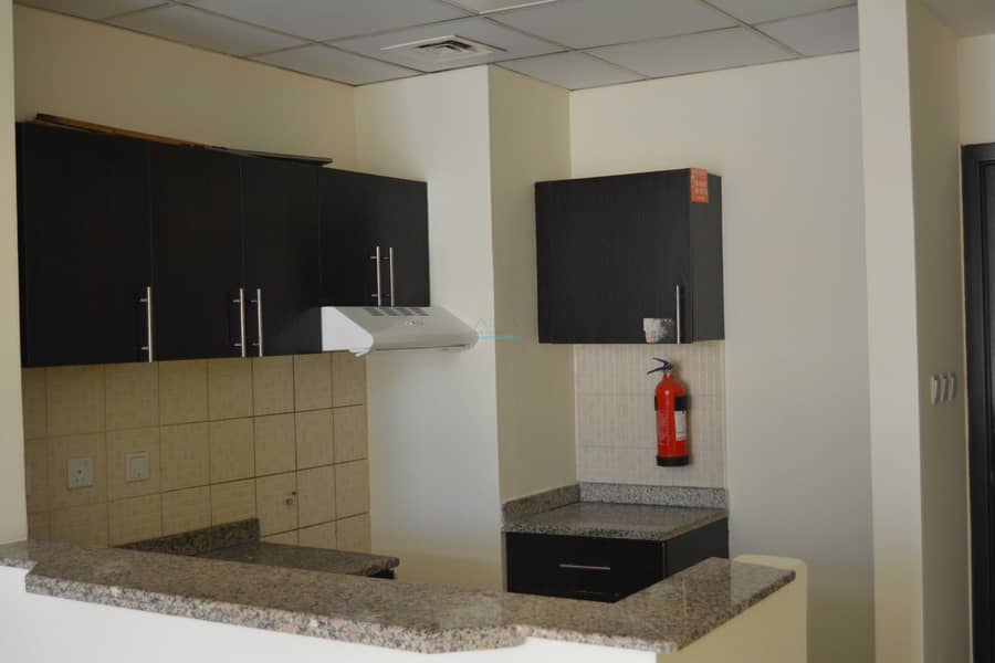 6 SPACIOUS 1 BEDROOM RENT 32999AED SIZE 900