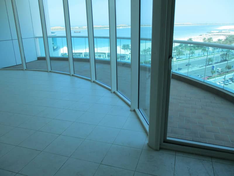 2 Sea View 4+Maids + Parking -Corniche Views