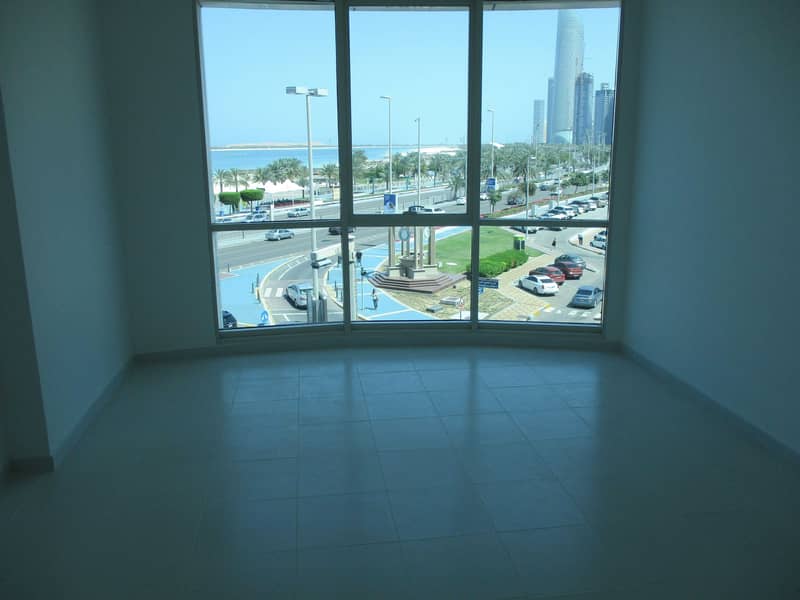 8 Sea View 4+Maids + Parking -Corniche Views