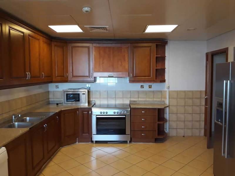 18 Spacious-Fully equipped Kitchen-2 Parking+Maids Room