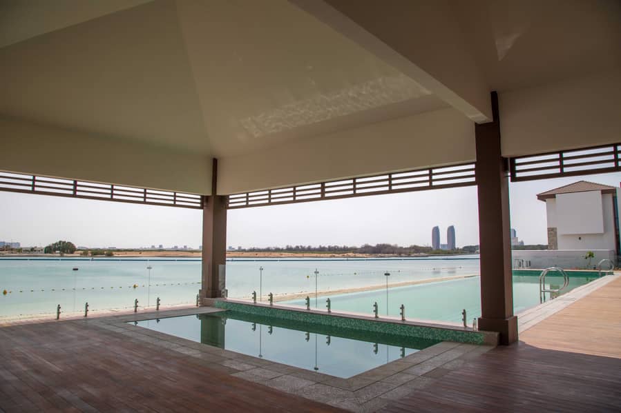 5 Luxury villa With Private Beach Access