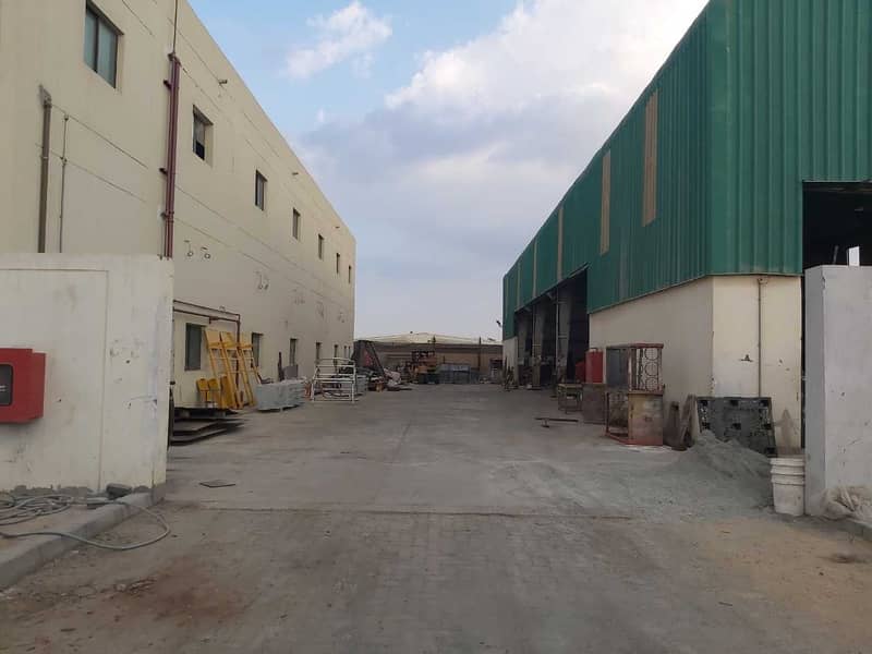 9 Office And Warehouse With roof kran Available For Sale.