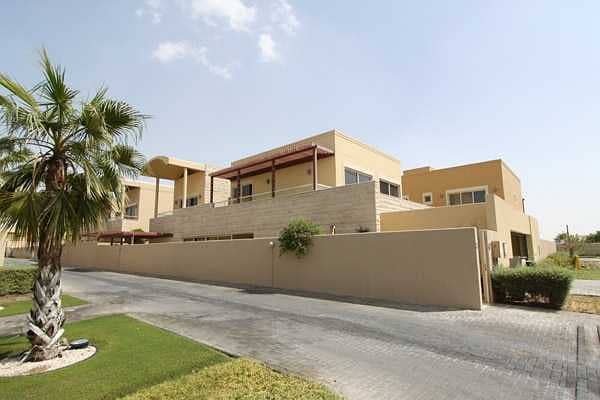 15 o Transfer Fees- Huge 5BD Villa with a Pool and Maid's Room