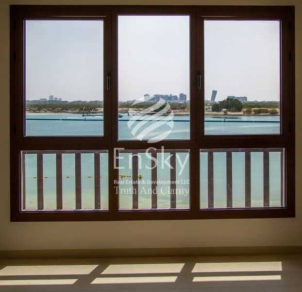 Luxurious Waterfront 5BR with Direct Beach Access!