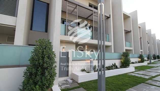 7 Elegant Townhouse Type C with water view