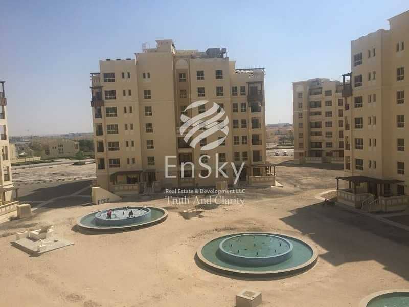 2 Large 3 Bedroom Apartment with 2 Parking Space !