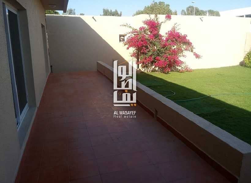 9 Fully Renovated 3BR+M Shared Pool | Private Garden.