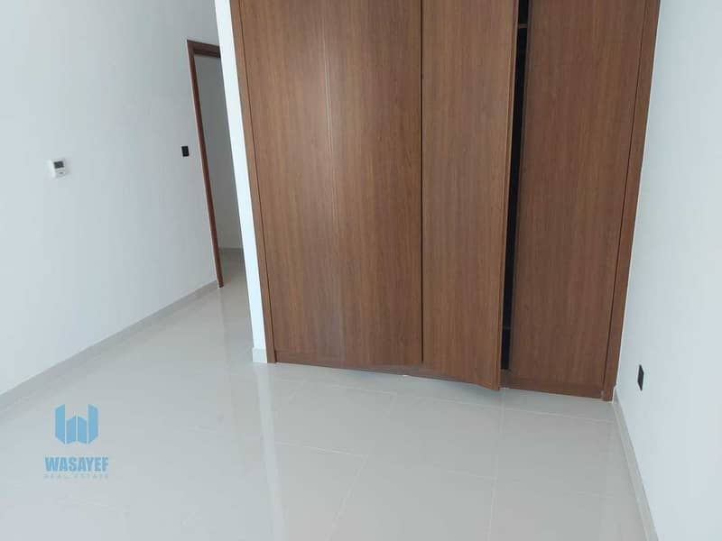 4 1 MONTH FREE-1 BHK AT 40K LOWEST RENT -AL JADDAF