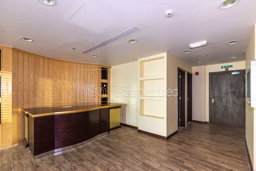 6 Fitted w/ Partitions | Walking Distance to Metro