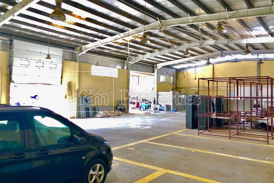 6 Well maintained Garage/Mechanic for sale Al Quoz 4