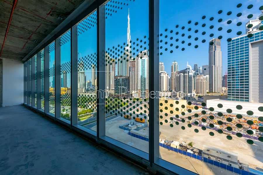 8 Burj and Lake Views | Stunning Architecture