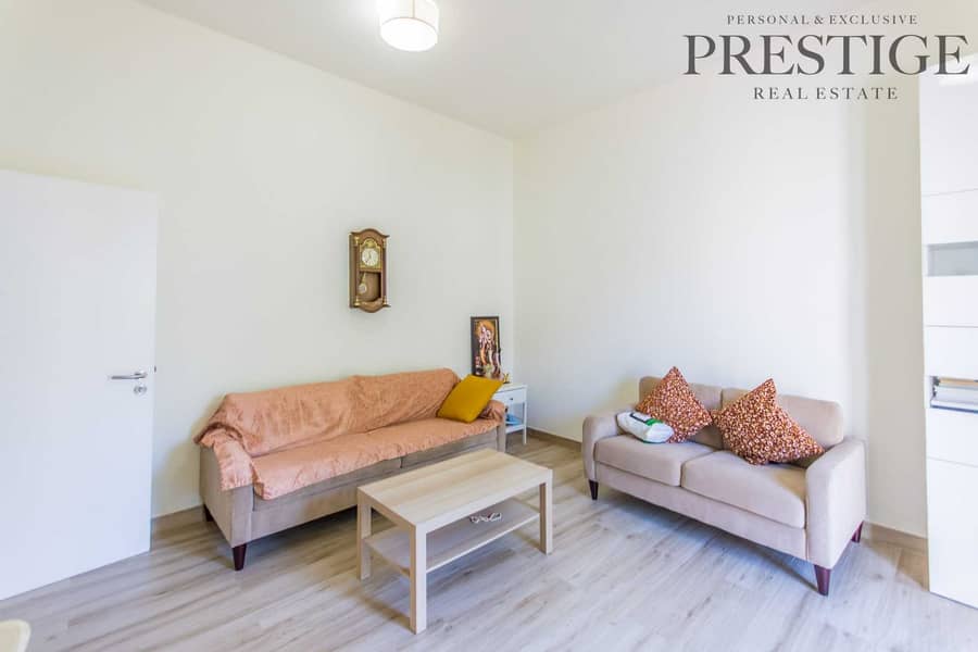 13 Amazing condition| Upgraded Townhouse