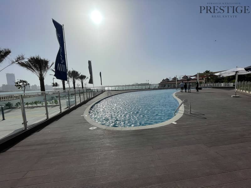 17 3 Bed Penthouse | Full Roof Terrace | Pool and Jacuzzi