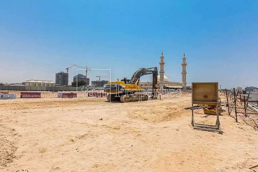 9 Land For sale in Al satwa