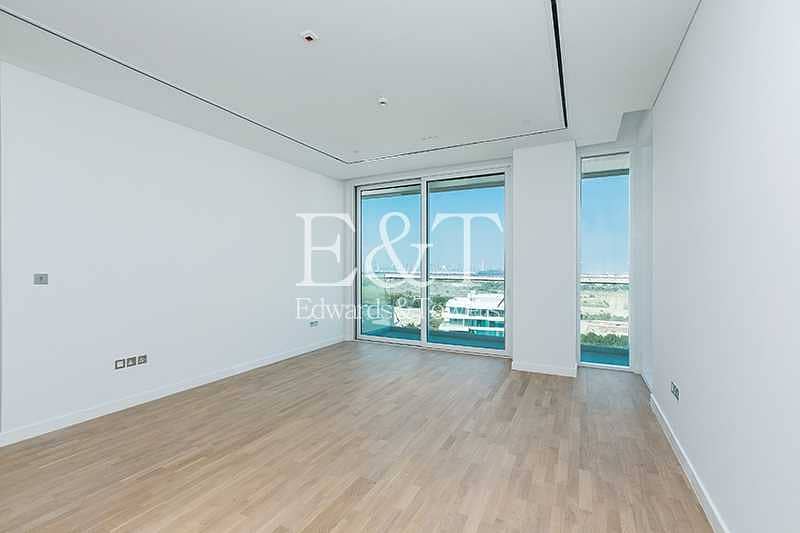 9 Exclusive: Spacious with Downtown and Skyline View
