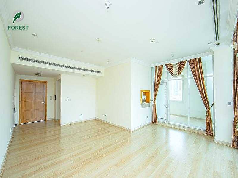 Buzzing Place|Spacious 2BR Apartment | Marina View