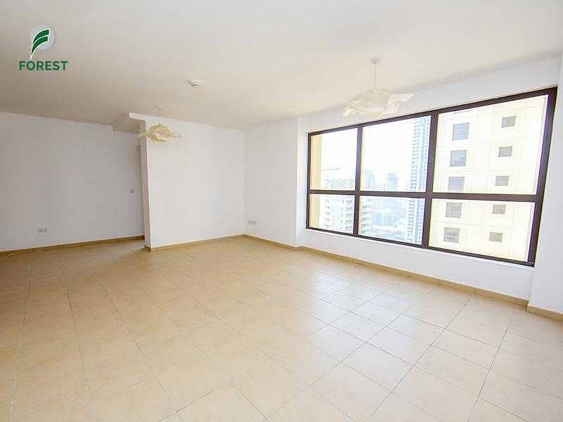 10 Exclusive | Spacious 3BR + M Apt | Well Maintained