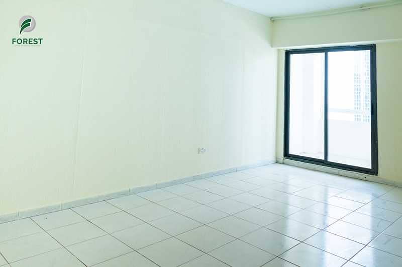 شقة في برج الصفا،شارع الشيخ زايد 3 غرف 110000 درهم - 5032489