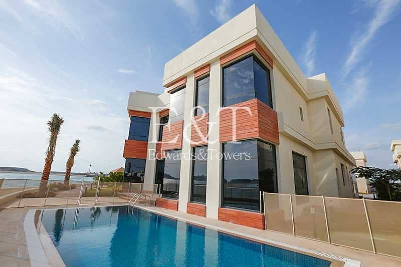 16 Bright and Spacious Villa with Sea View