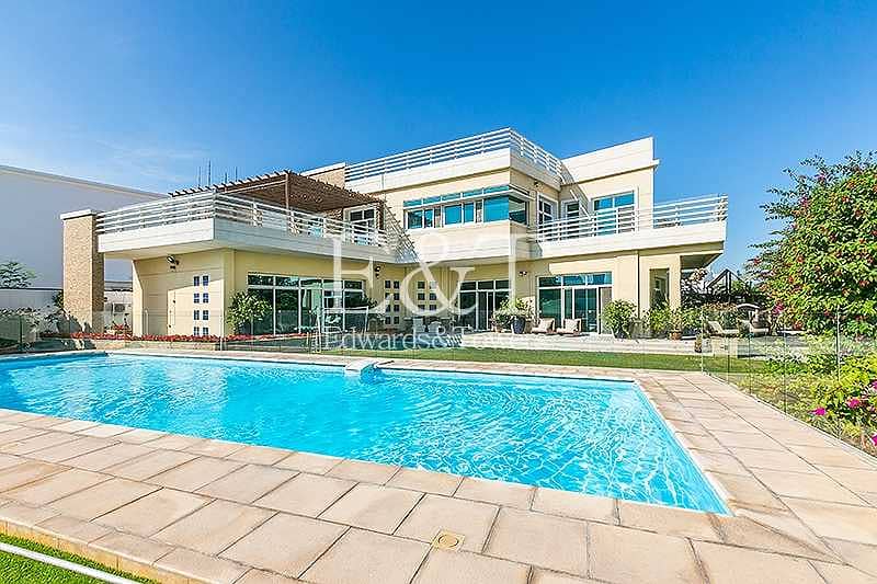 New Spacious 5BR Villa | Private Pool and Garden