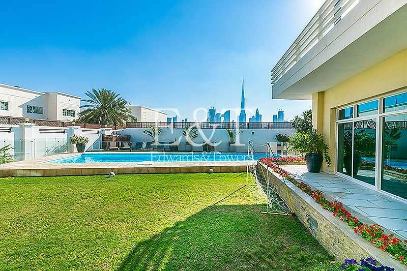 13 New Spacious 5BR Villa | Private Pool and Garden