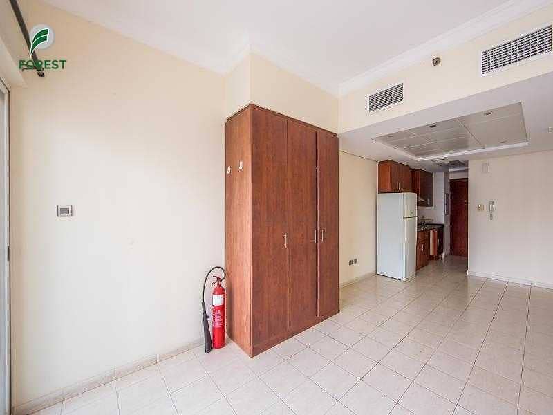2 Spacious Studio |  Lake View | Well Maintained