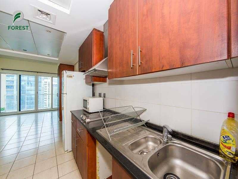 6 Spacious Studio |  Lake View | Well Maintained