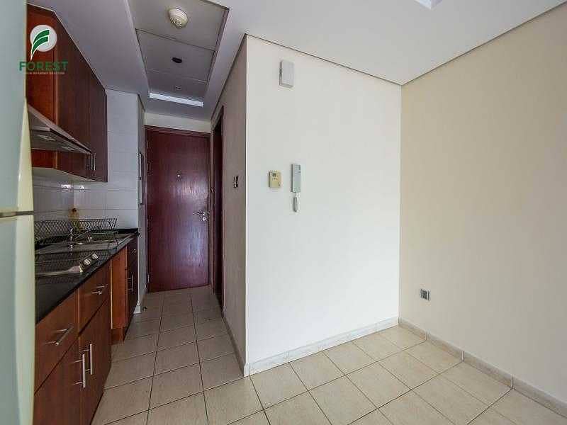 7 Spacious Studio |  Lake View | Well Maintained