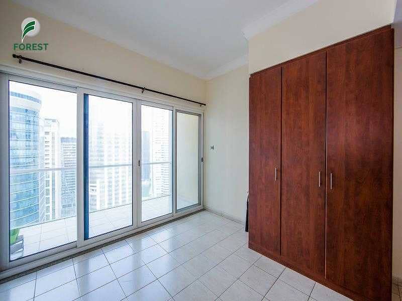10 Spacious Studio |  Lake View | Well Maintained