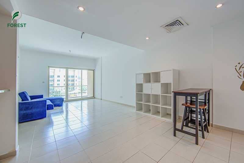 3 Stunning  Unit | 1 Bed | Finest Pool View | Vacant