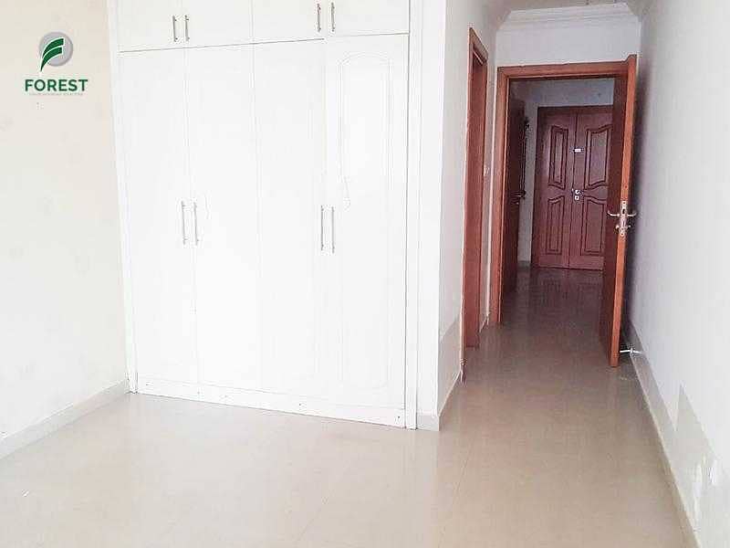 3 Chiller Free |1 Bed| Beside Metro Station | Vacant