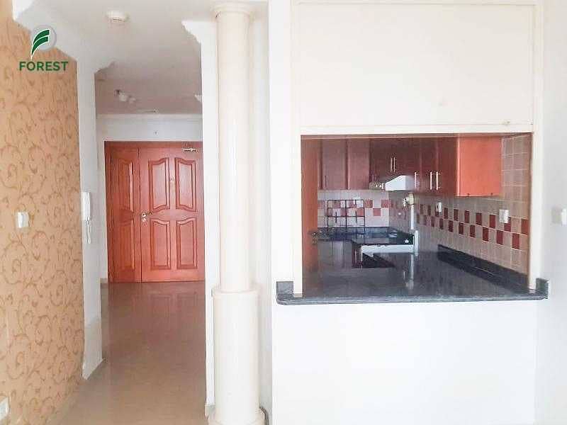 6 Chiller Free |1 Bed| Beside Metro Station | Vacant