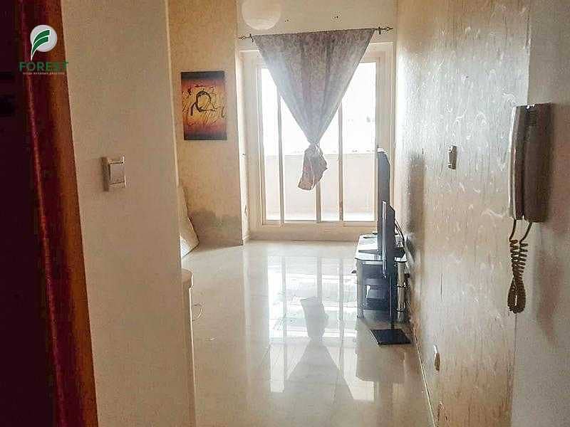 11 Chiller Free |1 Bed| Beside Metro Station | Vacant