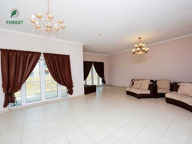 Exclusive | Large 3BR + M Apt | Large Living Area