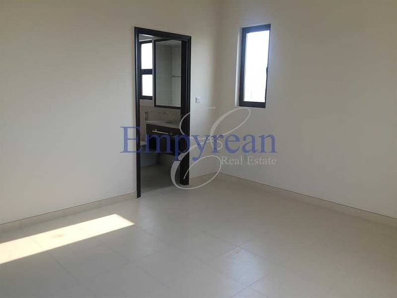 11 Single Row Corner Villa in Mira 1 near Park and Swimming Pool